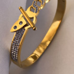 اسوارة نسائيه